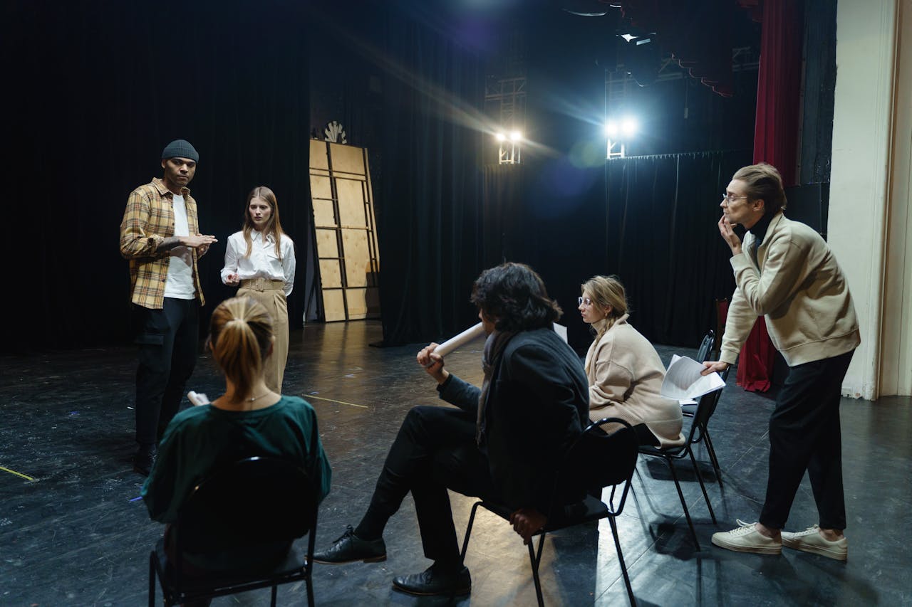 Acting Class Etiquette: Do's and Don'ts for a Positive Learning Environment