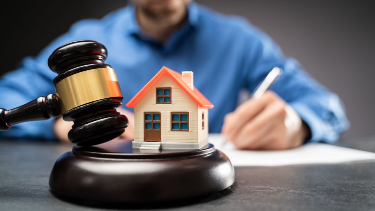 The Importance of a Qualified Property Lawyer in Bangladesh – Insights from Legal Advice BD