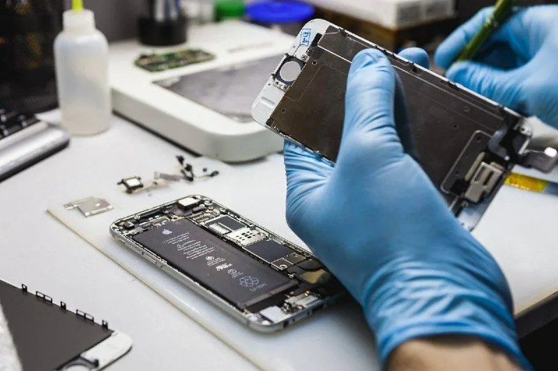 Finding the Best Mobile Phone Repair Near Me