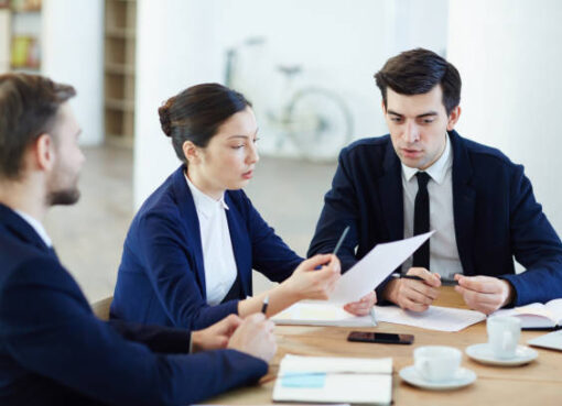 divestiture consultants