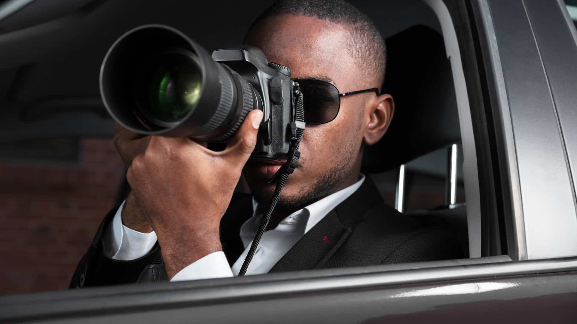 nyc-private-investigator-taking-photos