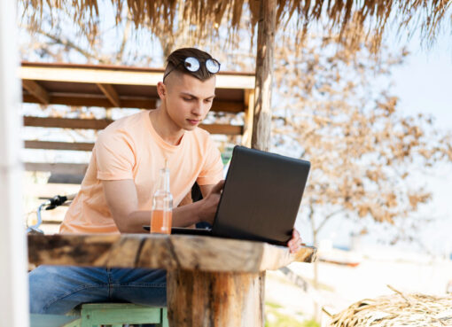 Developing Mobile Apps for Digital Nomads and Remote Workers