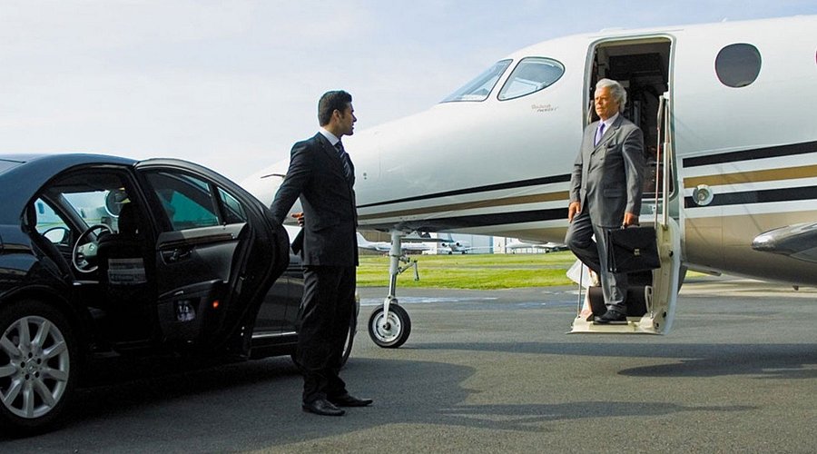 Airport Limousine Services in Canada