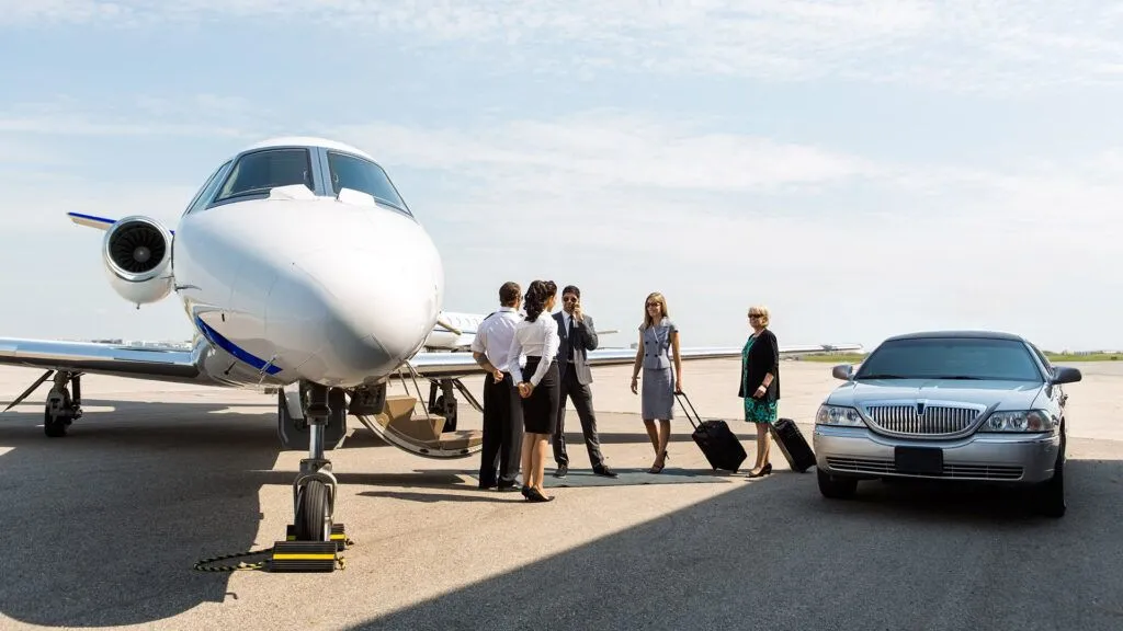 How Do I Schedule An Early Morning Airport Taxi Ride?