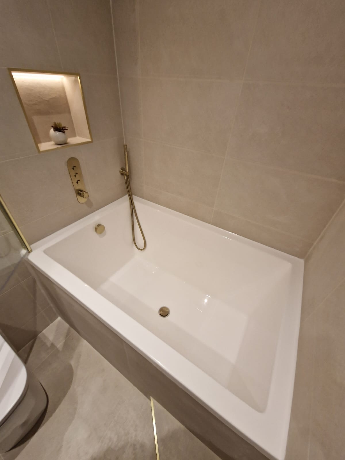 Elevate Your Home with Premium Bathrooms in Glasgow