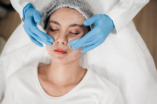 شد الوجه في الرياض: نصائح وأفضل المراكز التجميلية