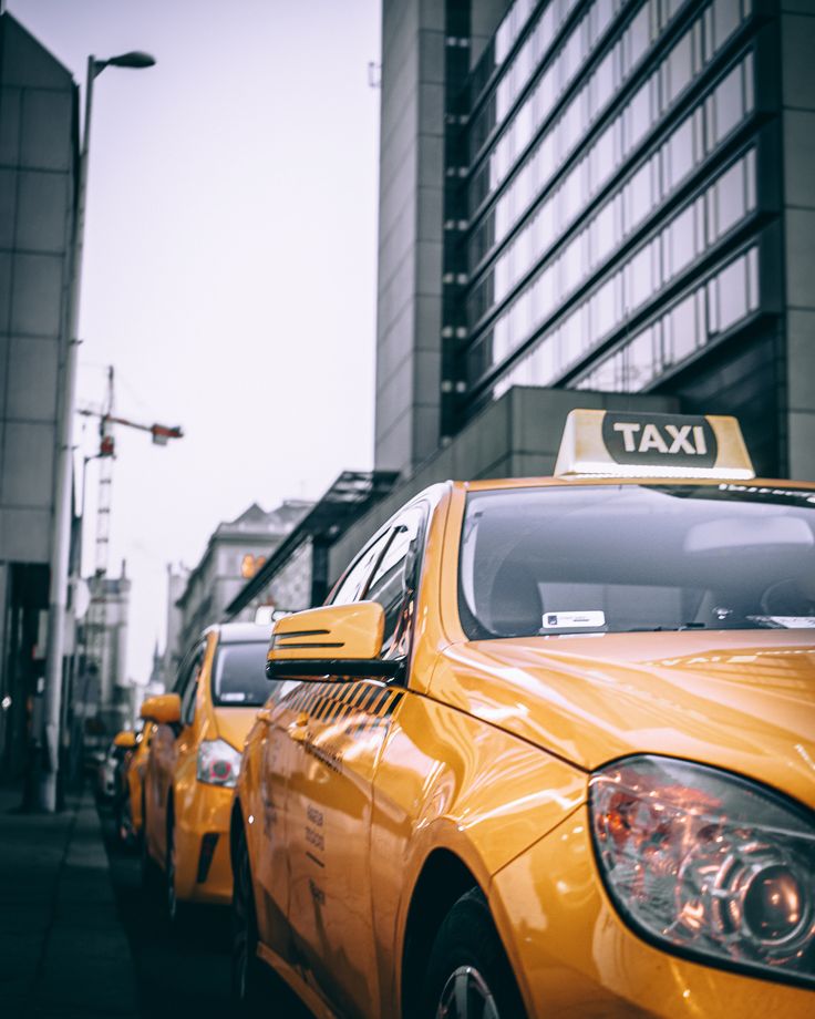 Stress-Free Airport Transfers with a Taxi in Crondall