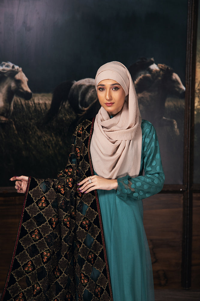 Embrace Elegance and Warmth with the Perfect Shawl Collection