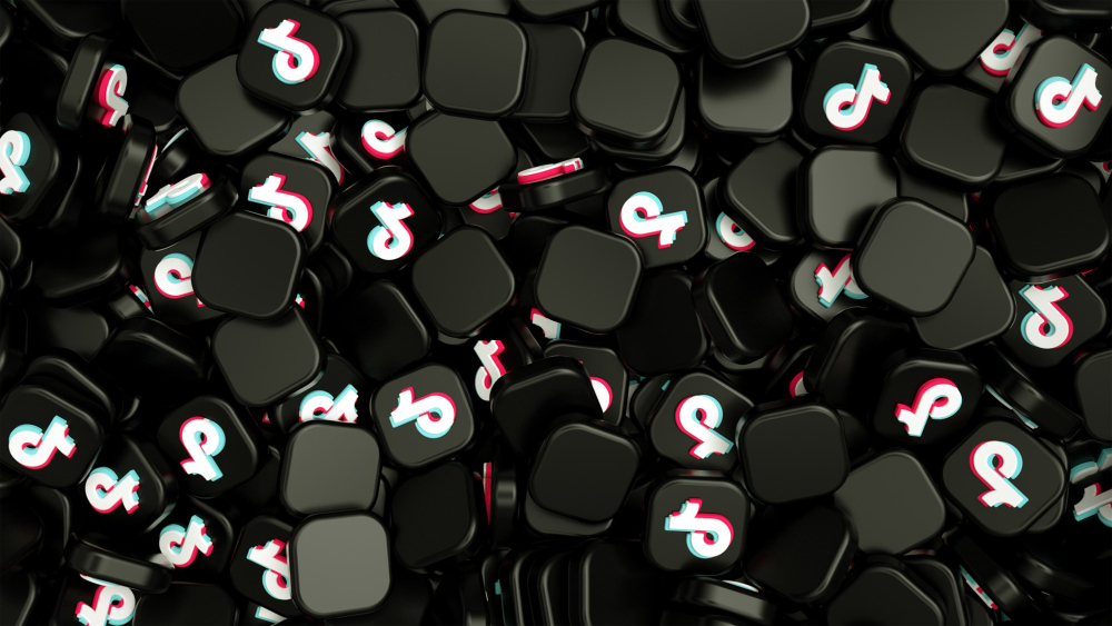 Showing Real Humans in TikTok Videos: A Growth Strategy?