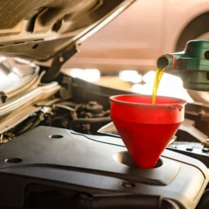 How Do Experts Ensure a Quick and Clean Oil Change?